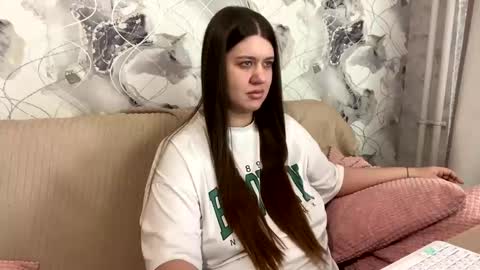 Snapshot of aletta_oushen chatting on March 5, 2025, 11:38 am Aletta Oushen online show from March 5, 2025, 11:38 am