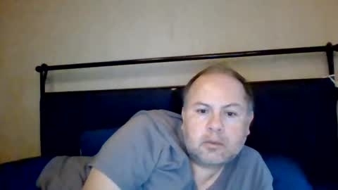 Snapshot of aleveg__101 chatting on July 5, 2026, 12:39 am aleveg__101 online show from July 5, 2026, 12:39 am