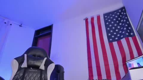 Snapshot of alex__montesco chatting on May 2, 2026, 11:21 pm Alex online show from May 2, 2026, 11:21 pm