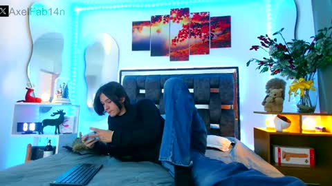 Snapshot of alex_and_fabian chatting on December 23, 2024, 6:48 pm sneider online show from December 23, 2024, 6:48 pm