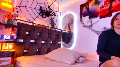 Snapshot of alex_and_fabian chatting on October 21, 2025, 8:53 pm sneider online show from October 21, 2025, 8:53 pm