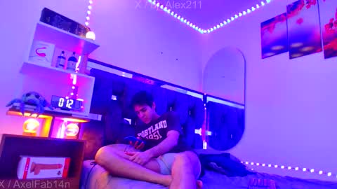 Snapshot of alex_and_fabian chatting on November 25, 2025, 11:10 am sneider online show from November 25, 2025, 11:10 am