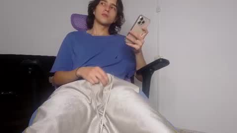 alex_connorr online show from July 15, 2026, 1:44 am
