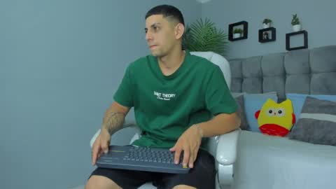Snapshot of alex_cute77 chatting on May 21, 2026, 12:12 pm alex online show from May 21, 2026, 12:12 pm