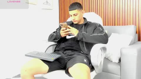 Snapshot of alex_cute77 chatting on May 23, 2026, 12:20 pm alex online show from May 23, 2026, 12:20 pm