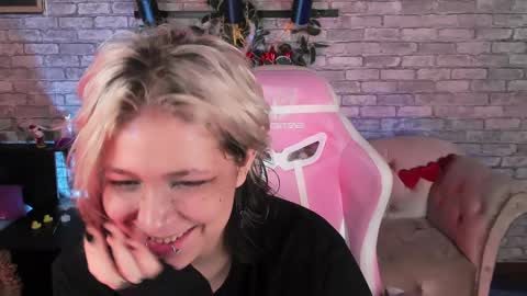 alex_howell online show from February 22, 2025, 6:06 am