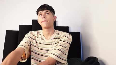 alex_mark_ online show from October 3, 2025, 2:14 pm