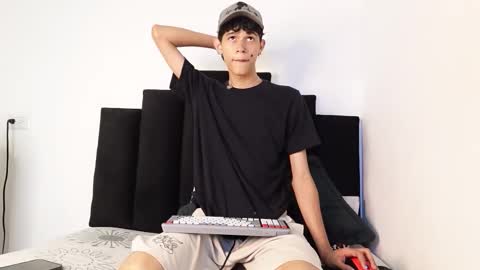 alex_mark_ online show from October 29, 2025, 7:15 pm