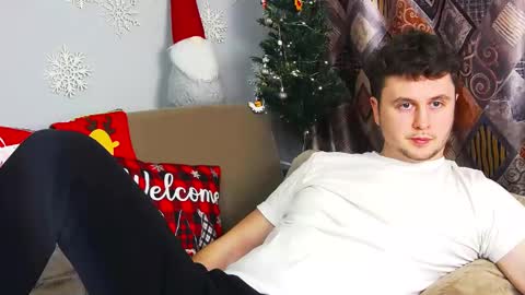 Snapshot of alex_onelove chatting on December 18, 2024, 8:47 pm Alex online show from December 18, 2024, 8:47 pm