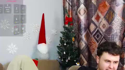 Snapshot of alex_onelove chatting on December 28, 2024, 9:19 pm Alex online show from December 28, 2024, 9:19 pm