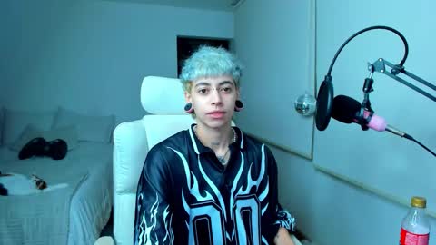 Snapshot of alex_poett chatting on February 10, 2026, 6:50 am Residente0xxx online show from February 10, 2026, 6:50 am