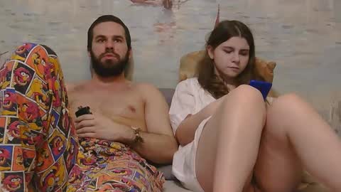 Alex and Sarah online show from March 18, 2026, 4:32 pm