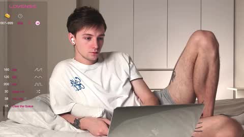 alex_schafer online show from December 17, 2025, 5:24 am