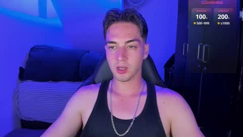 Snapshot of alex_smith0 chatting on February 22, 2025, 2:28 am online show from February 22, 2025, 2:28 am