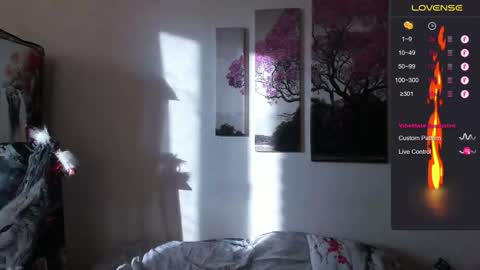 Alex WandHot online show from December 5, 2025, 8:01 am