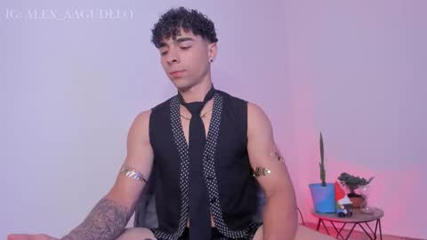 Snapshot of alex_zt chatting on November 1, 2025, 12:56 am x online show from November 1, 2025, 12:56 am