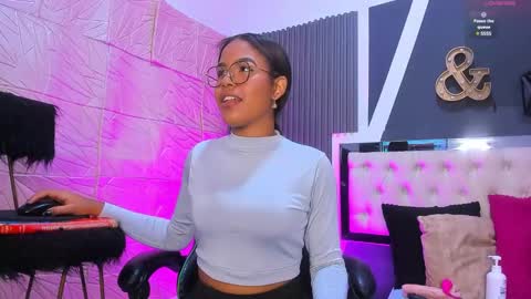 alexa andherson online show from January 5, 2025, 12:42 pm