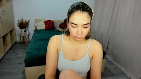 Snapshot of alexa_dolly chatting on December 23, 2025, 8:12 am Alexa online show from December 23, 2025, 8:12 am