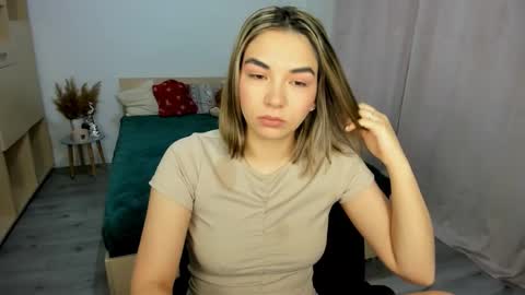 Snapshot of alexa_dolly chatting on January 7, 2026, 8:06 am Alexa online show from January 7, 2026, 8:06 am