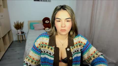 Snapshot of alexa_dolly chatting on January 19, 2026, 7:01 am Alexa online show from January 19, 2026, 7:01 am