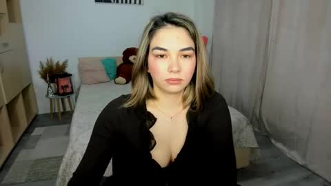 Snapshot of alexa_dolly chatting on February 9, 2026, 6:17 am Alexa online show from February 9, 2026, 6:17 am