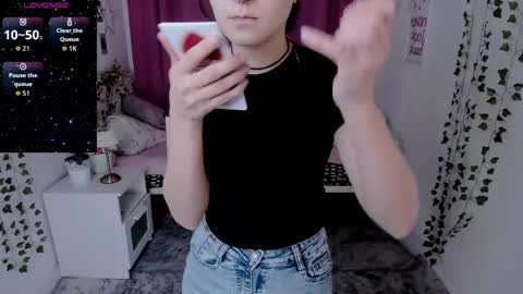 Snapshot of alexa_lexi chatting on May 15, 2026, 10:55 am alexa_lexi online show from May 15, 2026, 10:55 am
