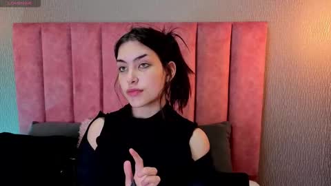 Alexa Thaylor online show from December 16, 2025, 3:17 pm