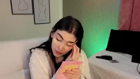 Alexa Thaylor online show from December 20, 2025, 3:19 pm