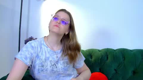 AlexaAvery online show from June 13, 2026, 6:44 am