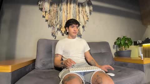 Snapshot of alexanddani chatting on February 24, 2025, 2:19 am Alex Dani online show from February 24, 2025, 2:19 am