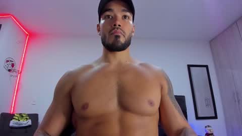 Snapshot of alexander_martines chatting on December 24, 2024, 3:27 am Onlyfansalexmartinezwb Instagram alexwbmartinez Twitter martinezcb937 online show from December 24, 2024, 3:27 am