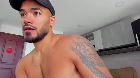 Snapshot of alexander_martines chatting on December 31, 2024, 6:02 pm Onlyfansalexmartinezwb Instagram alexwbmartinez Twitter martinezcb937 online show from December 31, 2024, 6:02 pm