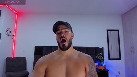 Snapshot of alexander_martines chatting on January 17, 2025, 1:15 am Onlyfansalexmartinezwb Instagram alexwbmartinez Twitter martinezcb937 online show from January 17, 2025, 1:15 am