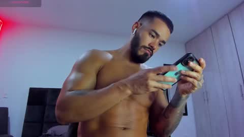 Snapshot of alexander_martines chatting on February 28, 2025, 2:09 am Onlyfansalexmartinezwb Instagram alexwbmartinez Twitter martinezcb937 online show from February 28, 2025, 2:09 am
