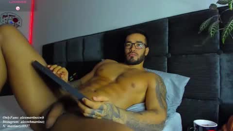 Snapshot of alexander_martines chatting on September 14, 2025, 2:33 am Onlyfansalexmartinezwb Instagram alexwbmartinez Twitter martinezcb937 online show from September 14, 2025, 2:33 am