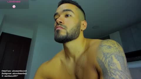Snapshot of alexander_martines chatting on September 30, 2025, 11:10 pm Onlyfansalexmartinezwb Instagram alexwbmartinez Twitter martinezcb937 online show from September 30, 2025, 11:10 pm