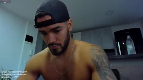 Snapshot of alexander_martines chatting on October 2, 2025, 10:39 pm Onlyfansalexmartinezwb Instagram alexwbmartinez Twitter martinezcb937 online show from October 2, 2025, 10:39 pm