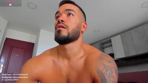 Snapshot of alexander_martines chatting on October 13, 2025, 7:14 pm Onlyfansalexmartinezwb Instagram alexwbmartinez Twitter martinezcb937 online show from October 13, 2025, 7:14 pm