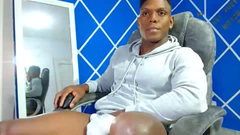 Snapshot of alexander_megan chatting on January 2, 2025, 12:35 pm alexander online show from January 2, 2025, 12:35 pm