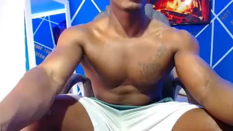 Snapshot of alexander_megan chatting on December 17, 2025, 2:56 pm alexander online show from December 17, 2025, 2:56 pm