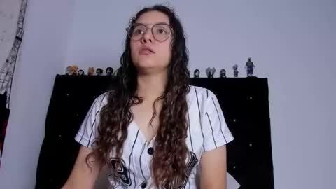 alexandra clauss online show from February 16, 2026, 10:06 pm