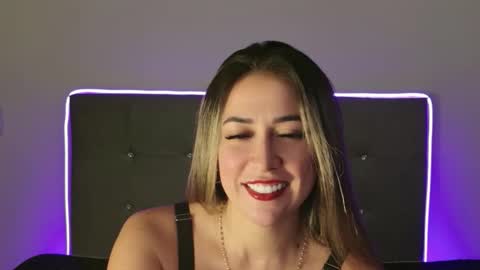alexandraa_gomez online show from February 17, 2026, 8:37 pm