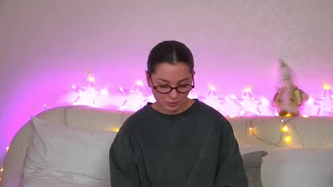 AlexandraBloom online show from December 18, 2024, 4:09 am