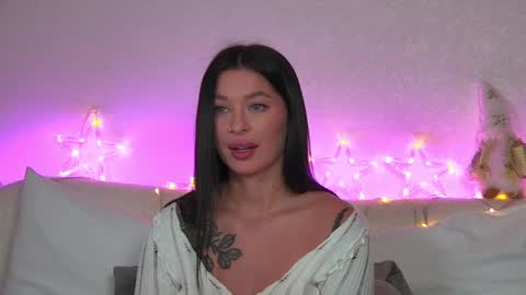 AlexandraBloom online show from December 19, 2024, 1:28 am