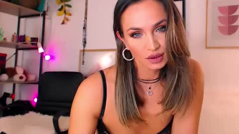 alexandrawooow online show from April 20, 2026, 9:38 pm