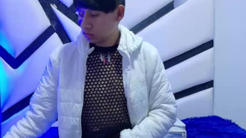 Snapshot of alexandro_bover chatting on November 1, 2025, 7:05 pm Alexandro online show from November 1, 2025, 7:05 pm