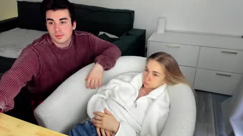 Snapshot of alexarti chatting on February 5, 2026, 3:55 am Alex online show from February 5, 2026, 3:55 am