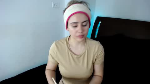 Snapshot of alexawarren_ chatting on December 29, 2024, 8:15 pm alexawarren_ online show from December 29, 2024, 8:15 pm