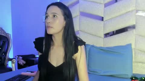 Snapshot of alexawiill chatting on December 16, 2024, 12:06 pm Alexa online show from December 16, 2024, 12:06 pm