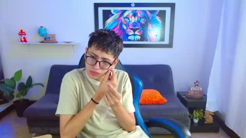 Snapshot of alexcum_18 chatting on June 25, 2026, 1:37 pm alex online show from June 25, 2026, 1:37 pm